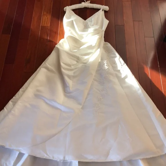 Eden Brides Elegantly Beaded Wedding Gown, 12 - Picture 11 of 13